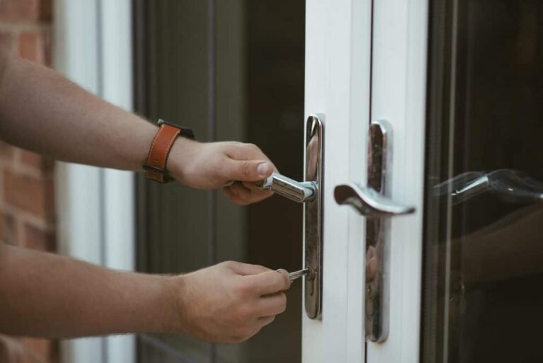 JG Locksmiths 3 pexels photo 1166415 1024x684 1 768x513